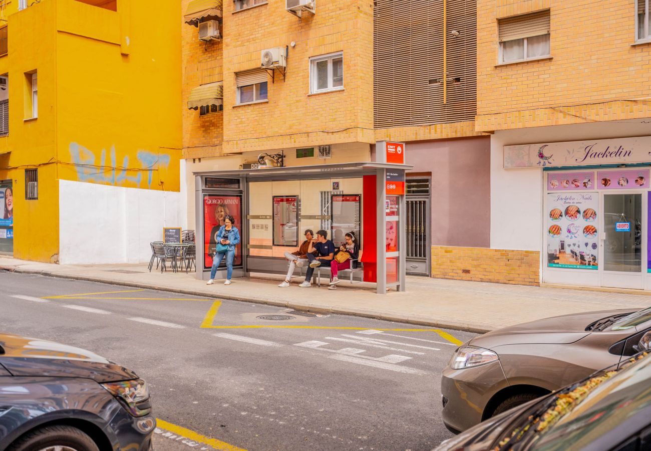 Apartment in Valencia / València - Family Apartment on Port Avenue